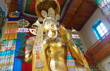 8 метровая статуя Майтрея (Майдари) из позолоченной желтой меди