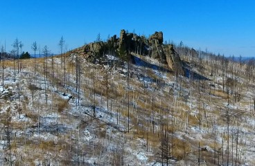 Группа скал под названием «Паровоз» на горе Камень