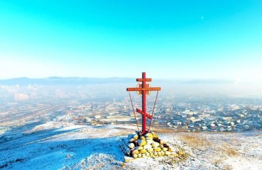 Поклонный крест на склоне Титовской сопки