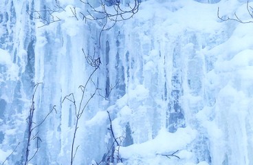 Каскады ледяных водопадов