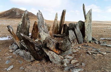 Плиточные могилы Цокто-Хангила